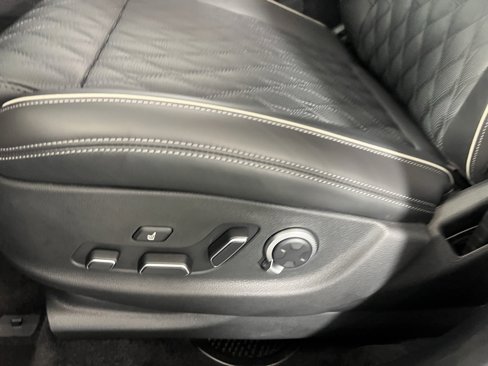 Used 2025 Genesis GV70 3.5T Sport w/ Sport Advanced Package image 28