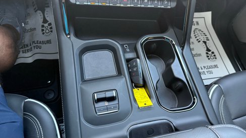Used 2025 GMC Sierra 2500 AT4X image 63