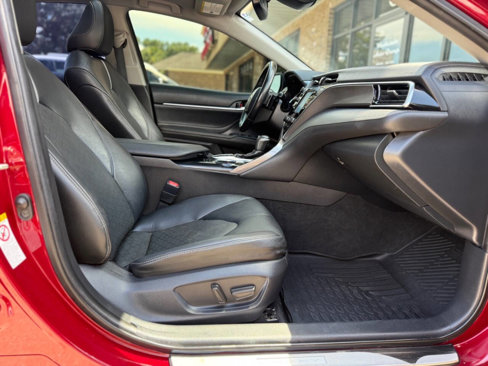 Used 2018 Toyota Camry XSE w/ Accessory Appearance Package image 12