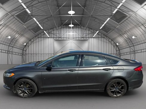 Used 2018 Ford Fusion SE w/ Equipment Group 201A image 3