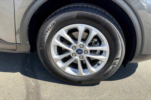 Used 2020 Ford Escape SE image 12