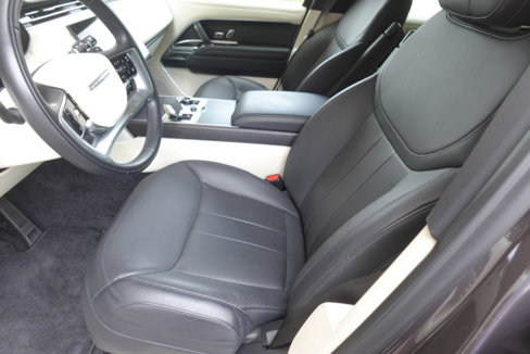 Used 2023 Land Rover Range Rover SE image 8
