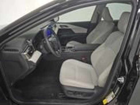 Used 2025 Toyota Camry XLE image 13