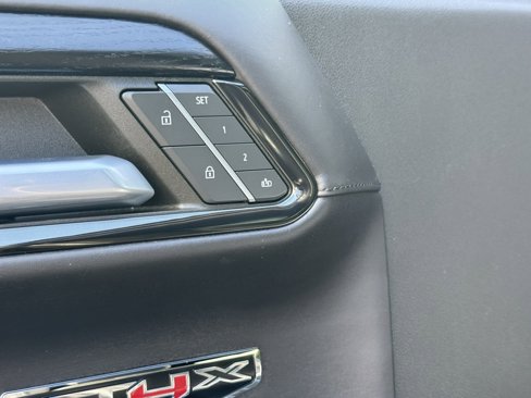 Used 2022 GMC Sierra 1500 AT4X image 29