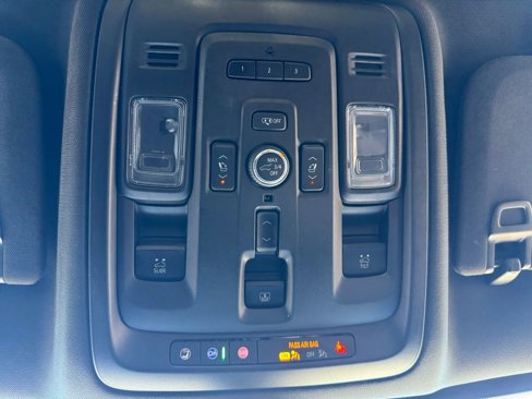 Used 2022 GMC Yukon XL Denali image 33