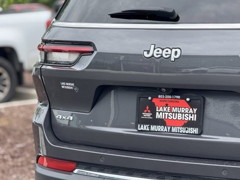 Used 2024 Jeep Grand Cherokee L Limited w/ Luxury Tech Group II image 11