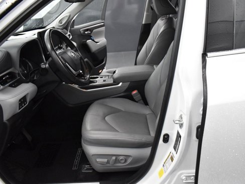 Used 2022 Toyota Highlander Limited image 15