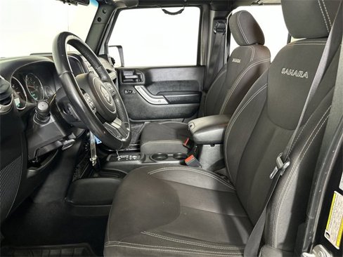 Used 2017 Jeep Wrangler Unlimited Sahara w/ Connectivity Group image 20
