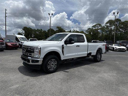 New 2025 Ford F350 XLT w/ FX4 Off-Road Package image 2