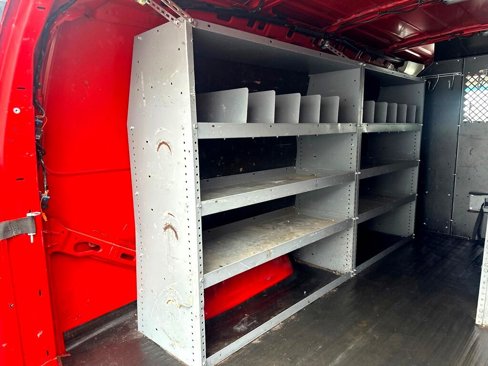Used 2015 Chevrolet Express 2500 image 32