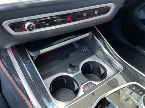 New 2026 BMW X7 M60i image 18
