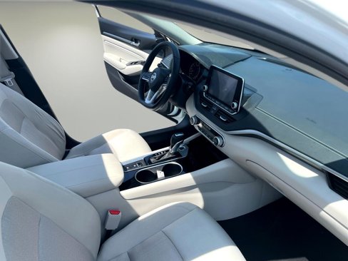Used 2020 Nissan Altima 2.5 SV image 22