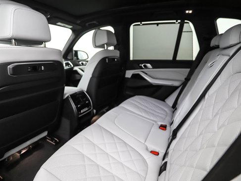 New 2026 BMW X5 M60i image 22