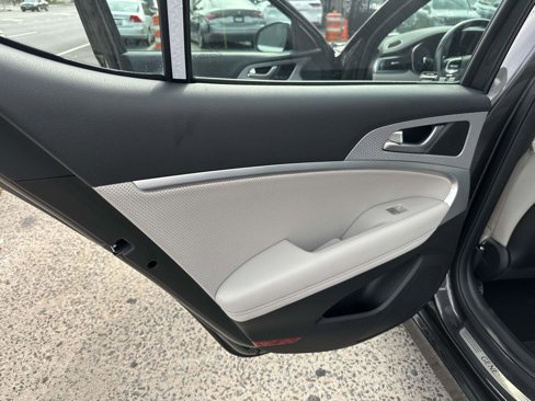 Used 2023 Genesis G70 2.0T w/ Sport Prestige Package image 18