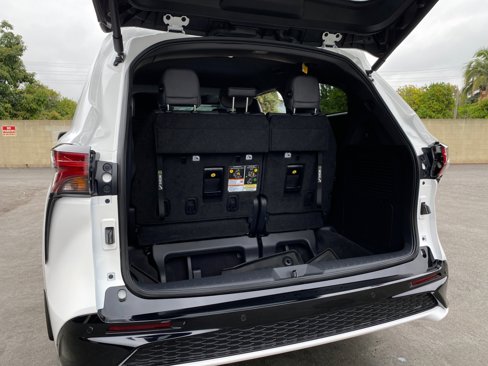 Used 2024 Toyota Sienna XSE image 26