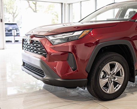 Used 2025 Toyota RAV4 XLE image 4