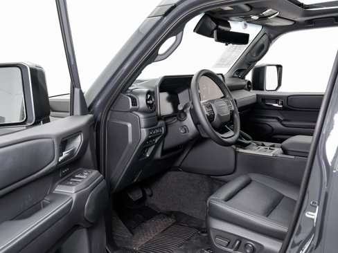 Used 2025 Toyota Land Cruiser image 7
