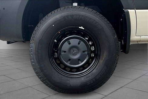 New 2025 Mercedes-Benz Sprinter 2500 image 11