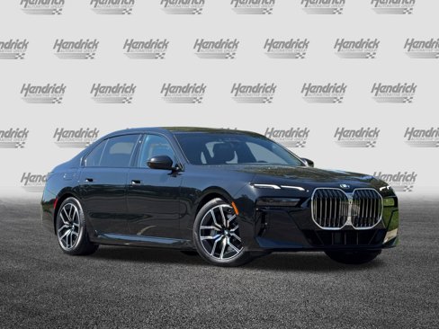 New 2026 BMW 750e xDrive image 2