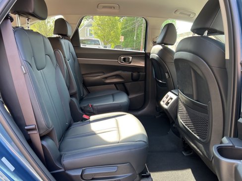 Certified 2025 Kia Sorento EX image 24
