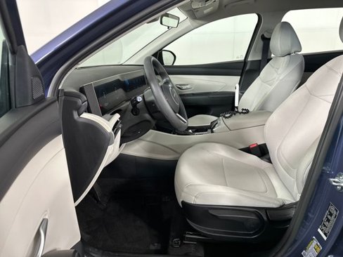 Certified 2025 Hyundai Tucson SE image 11