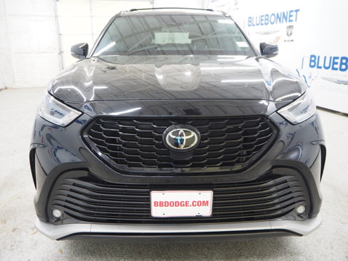 Used 2023 Toyota Highlander XSE image 3