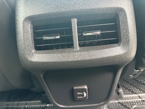 Used 2023 Chevrolet Equinox LT image 24
