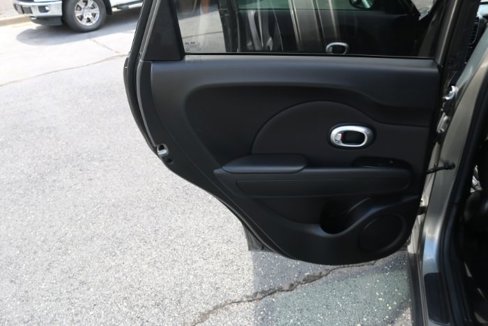 Used 2016 Kia Soul + image 16