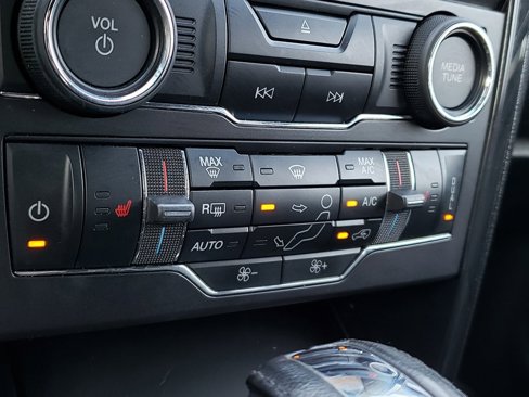 Used 2017 Ford Explorer XLT w/ Equipment Group 202A image 23