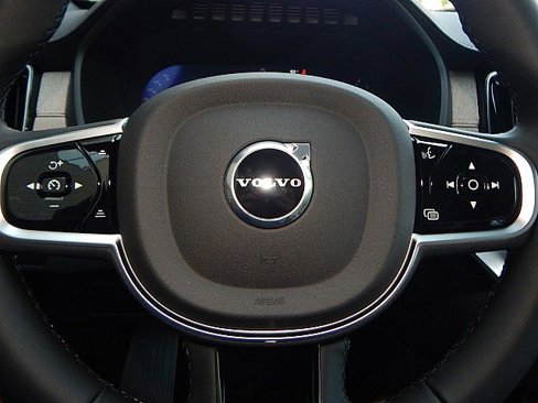 New 2026 Volvo XC90 B6 Plus w/ Protection Package Premier image 23