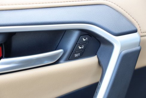 New 2025 Toyota RAV4 Limited image 17