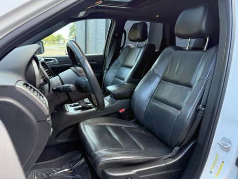 Used 2018 Jeep Grand Cherokee Limited image 10