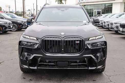 New 2026 BMW X7 M60i image 2