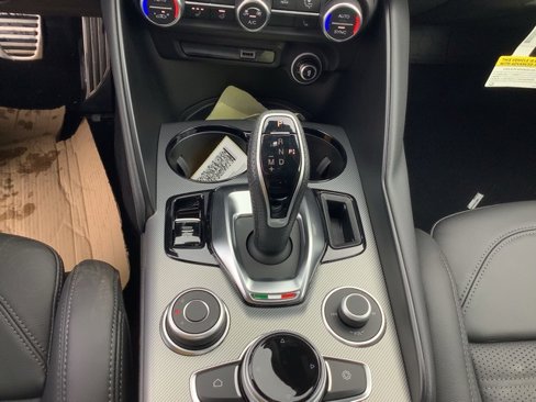 New 2025 Alfa Romeo Giulia Sprint w/ Veloce Package AWD image 17