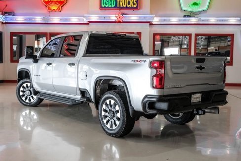 Used 2023 Chevrolet Silverado 2500 Custom w/ Custom Value Package image 4