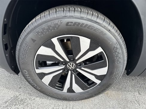 New 2025 Volkswagen Atlas SE image 8