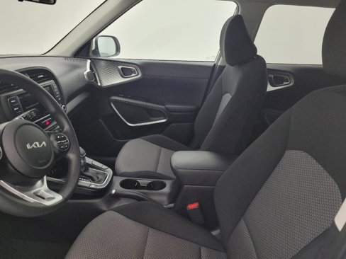 Used 2023 Kia Soul LX image 17