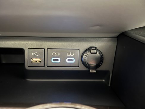 Certified 2022 Toyota Highlander Platinum image 30