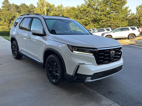 New 2025 Honda Pilot Touring image 6