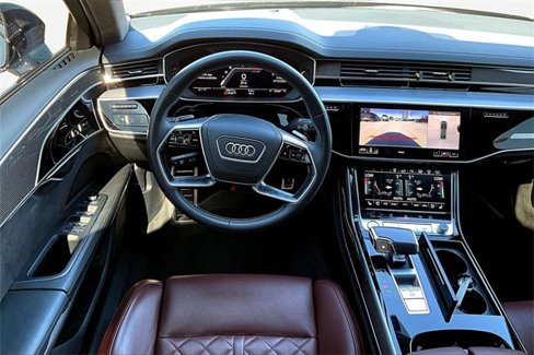 Used 2020 Audi S8 L w/ S8 Executive Package image 5