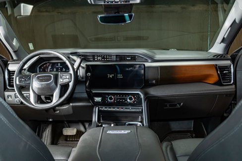 Used 2025 GMC Sierra 3500 Denali w/ Denali Reserve Package image 18