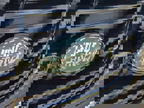 New 2026 Land Rover Range Rover Velar Dynamic SE image 11