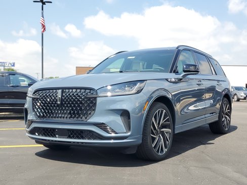 New 2025 Lincoln Aviator Black Label w/ Jet Appearance Package image 2