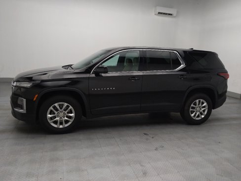 Used 2022 Chevrolet Traverse LS image 2
