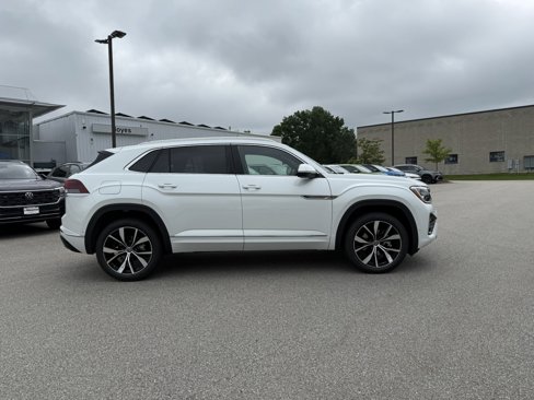 New 2025 Volkswagen Atlas Cross Sport SEL Premium R-Line image 4