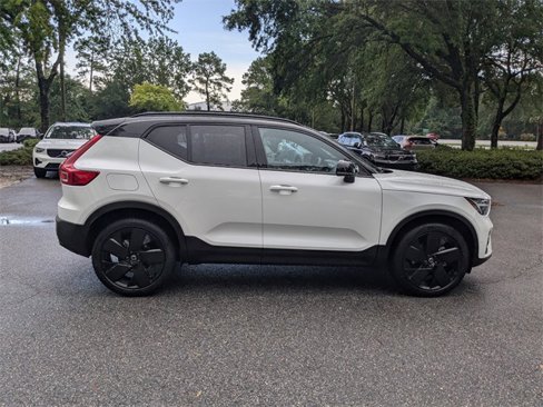 New 2026 Volvo XC40 B5 Ultra image 3