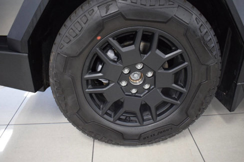 Used 2024 Tesla Cybertruck AWD Crew Cab image 14
