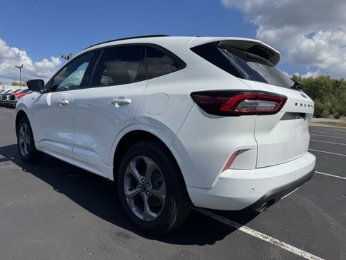 Used 2023 Ford Escape ST-Line w/ Tech Pack #1 image 8