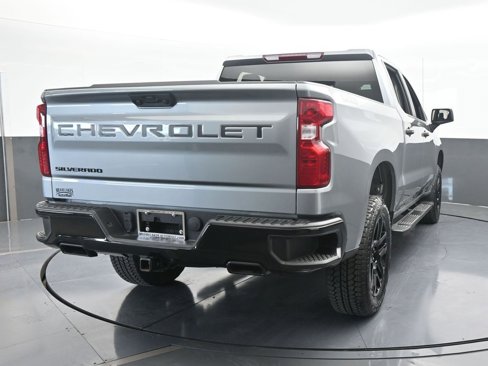 Used 2025 Chevrolet Silverado 1500 Custom Trail Boss w/ LPO, Dark Essentials Package image 5