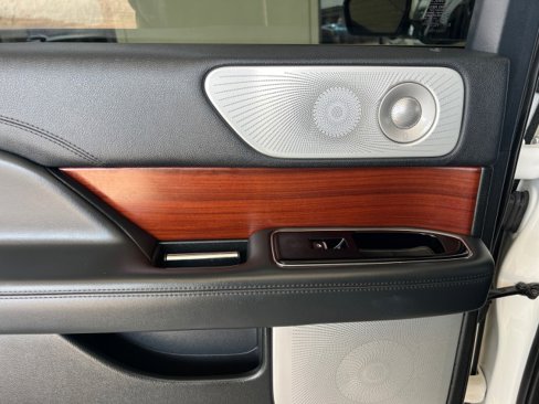 Used 2022 Lincoln Navigator L Reserve image 39